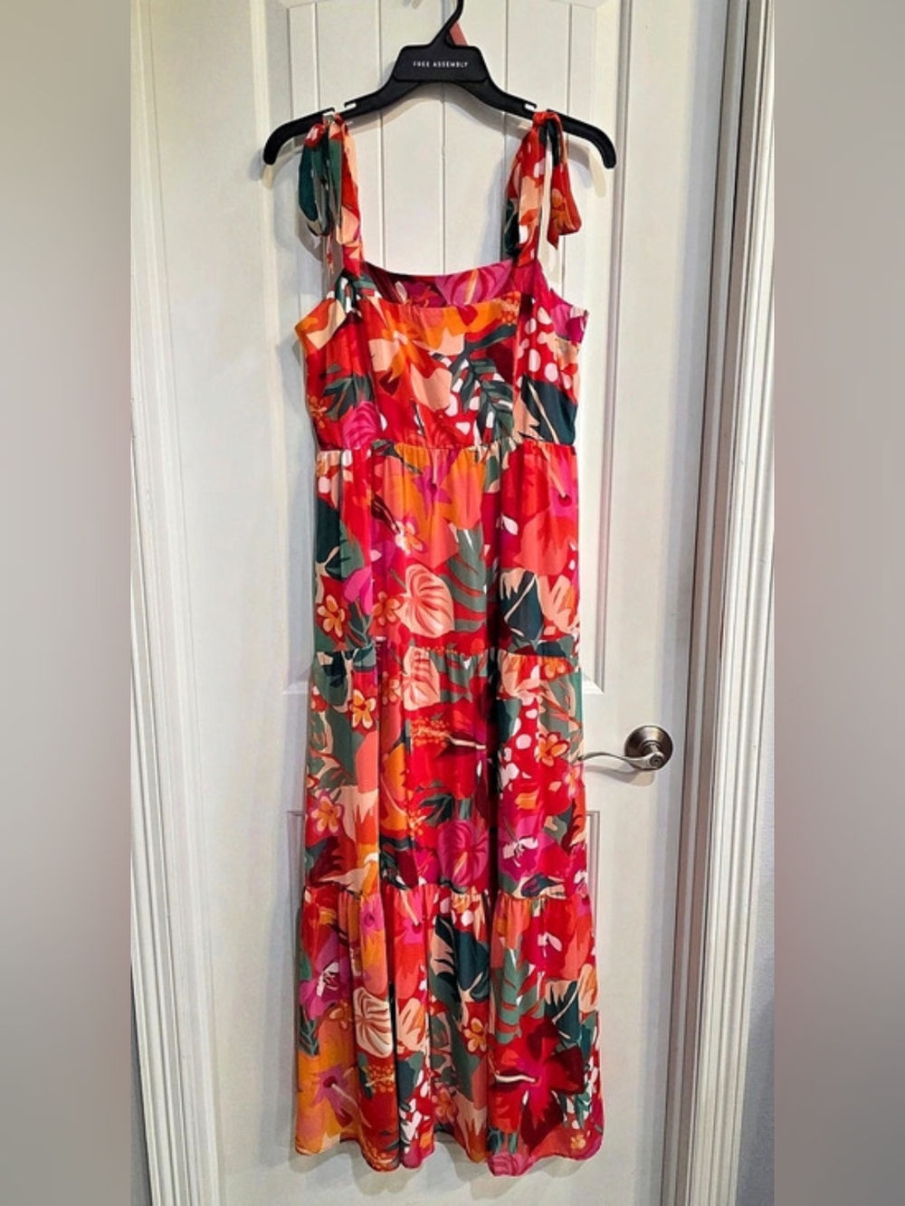 Maia Floral Maxi Dress in Red & Green Medium Like New
